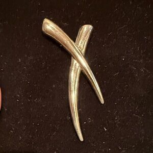 Silver Crossed Brooch